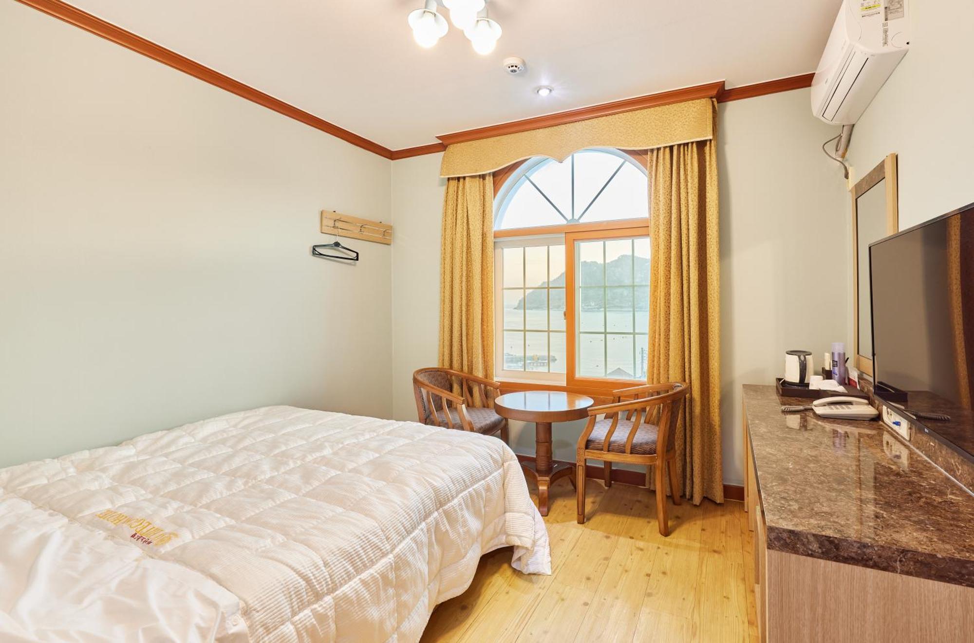 Goheung Hayan Noeul Hotel Стая снимка